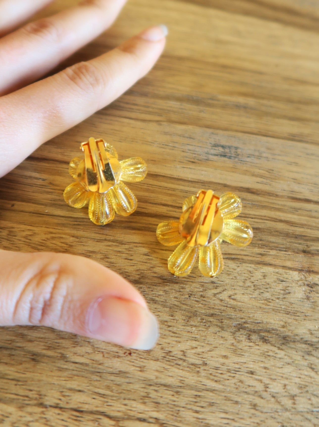 Boucles d'oreilles clips grappes fleurs jaunes