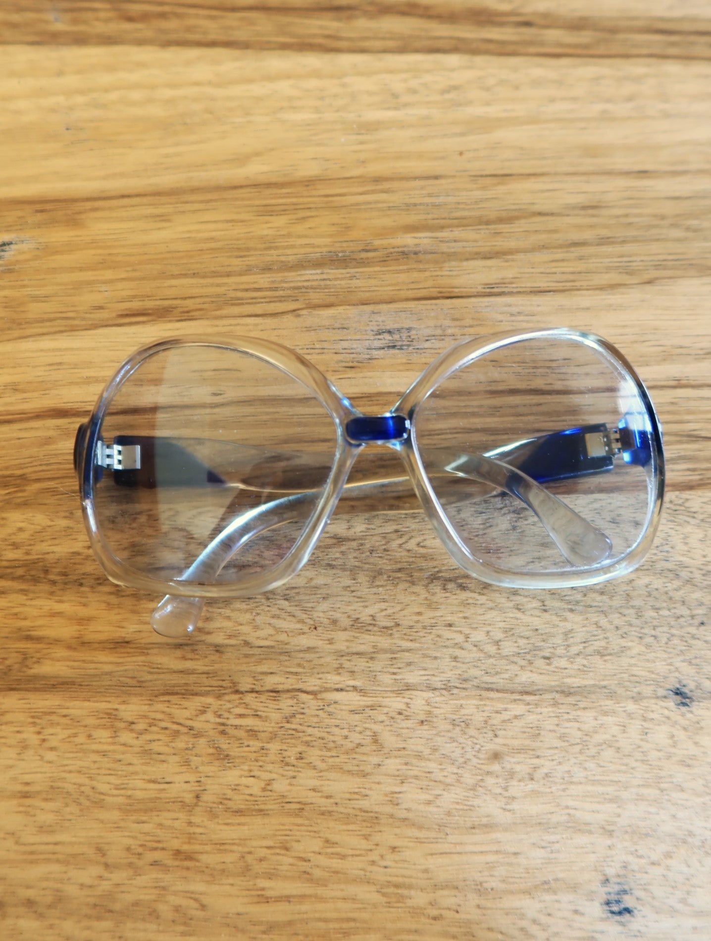 Grandes lunettes teintées années 70