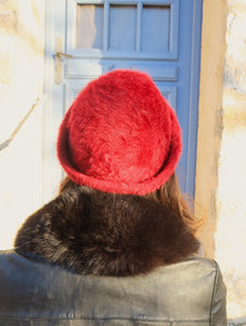 Chapeau en angora rouge bordeaux