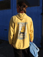 Charger l&#39;image dans la galerie, Pull à capuche jaune avec motif 90s
