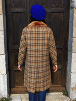 Charger l&#39;image dans la galerie, Manteau à carreaux en laine
