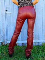 Charger l&#39;image dans la galerie, Pantalon Y2K en simili cuir rouge bordeaux

