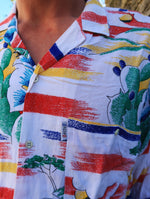 Charger l&#39;image dans la galerie, Chemisette Hawaïenne blanche rouge et verte
